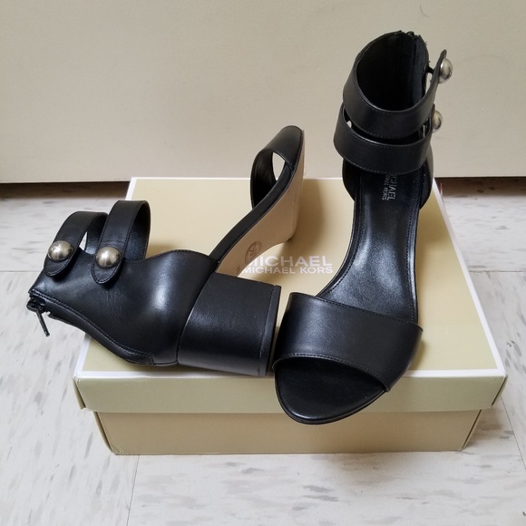 🚫🚫SOLD🚫🚫 Michael Kors ankle strap sandals - Picture 8 of 8
